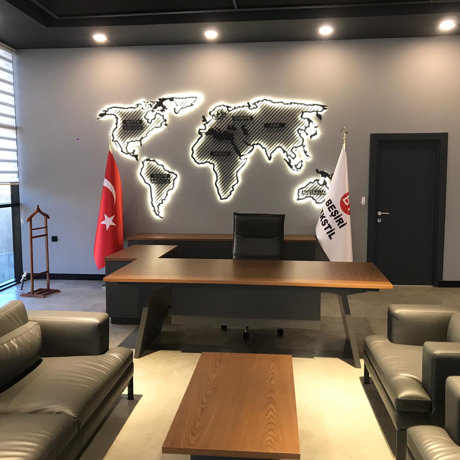 Metal Ledli Dünya Haritası Çizgili Kıta İsimleri